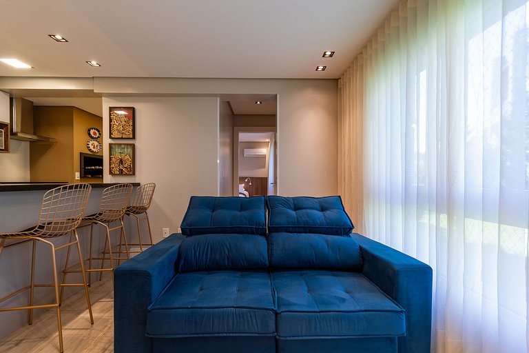 APTO DE LUXO À 300mts RUA COBERTA, 2 SUÍTES, MOBILIADO