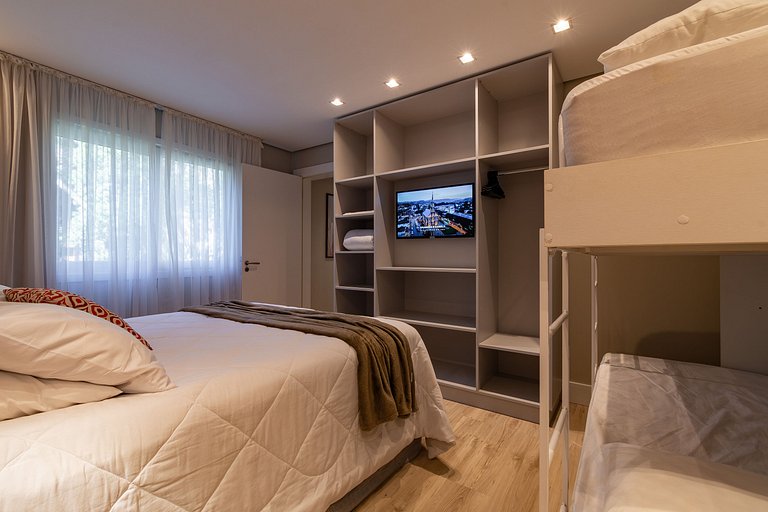 APTO DE LUXO À 300mts RUA COBERTA, 2 SUÍTES, MOBILIADO