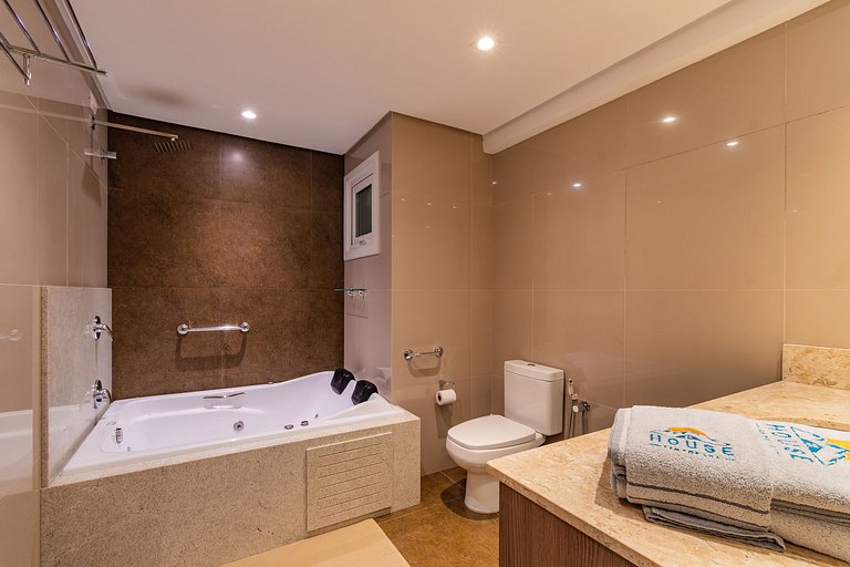 APTO DE LUXO À 300mts RUA COBERTA, 2 SUÍTES, MOBILIADO