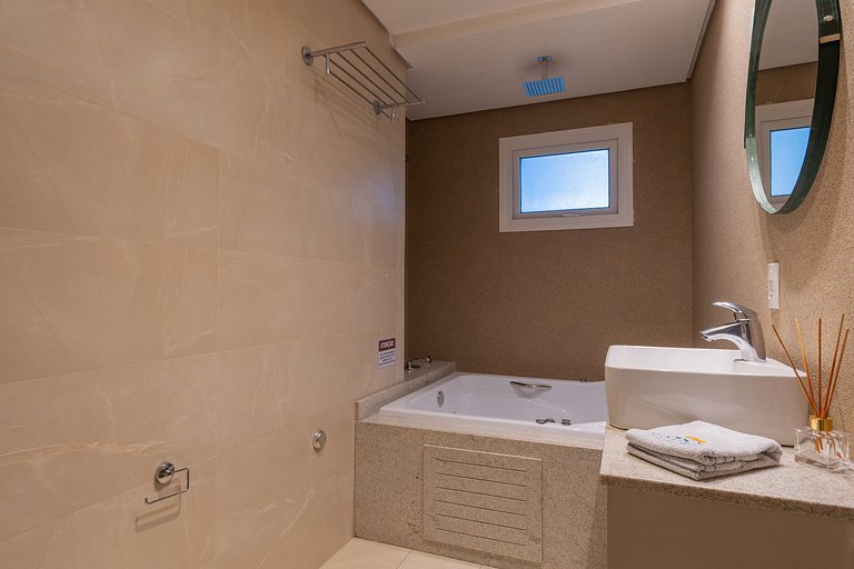 APTO DE LUXO À 300mts RUA COBERTA, 3 QUARTOS